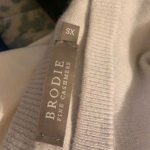 Brodie Fine Cashmere jumper Size XS Light gray